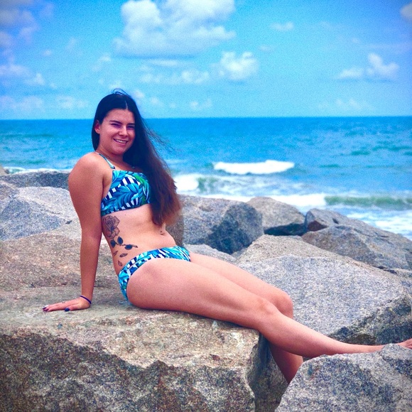 Meet your Posher, Kalyn - Picture 3 of 4